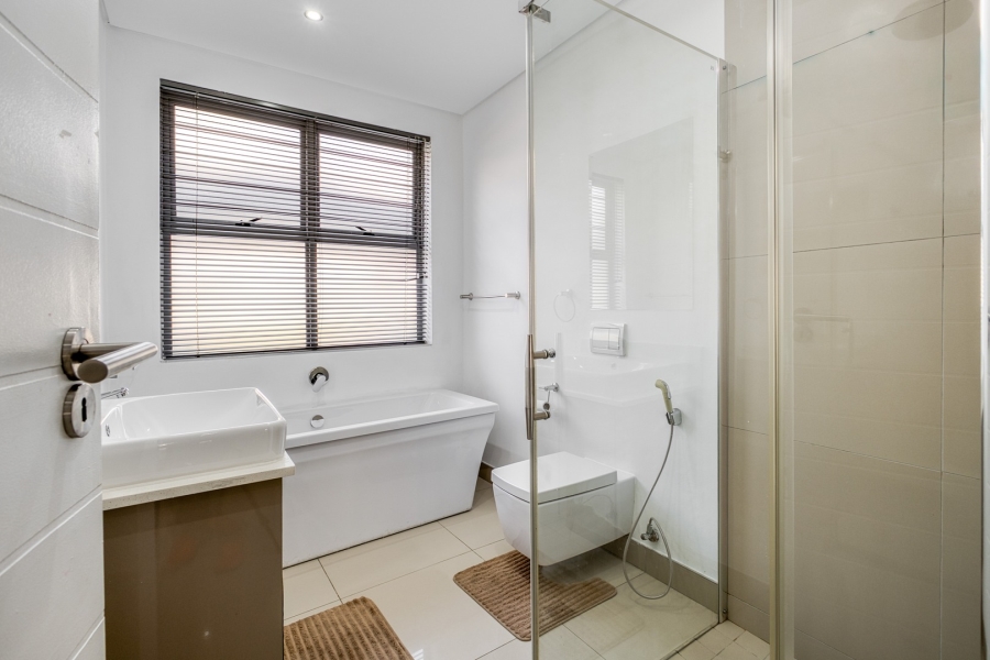 3 Bedroom Property for Sale in Broadacres Gauteng