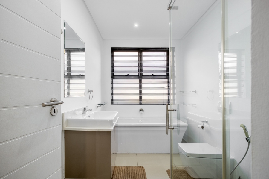 3 Bedroom Property for Sale in Broadacres Gauteng