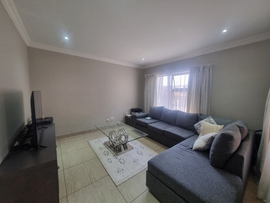 To Let 3 Bedroom Property for Rent in Equestria Gauteng