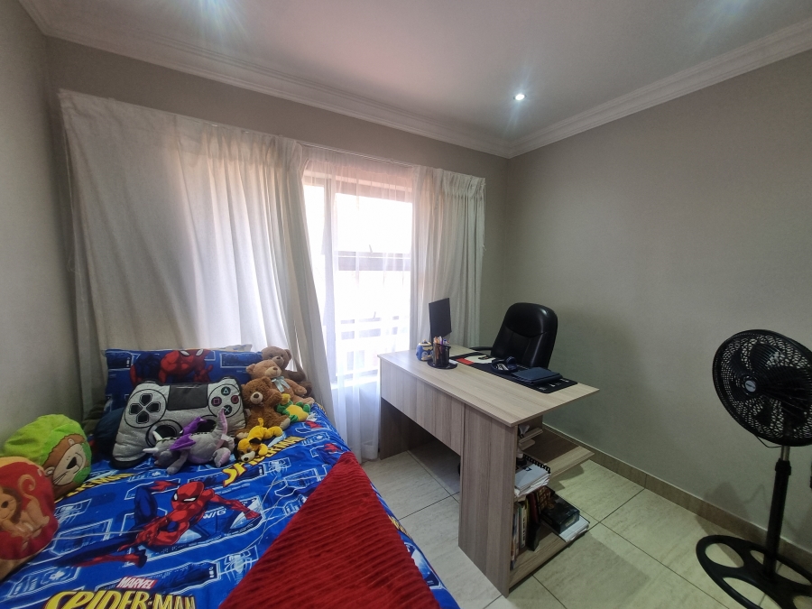 To Let 3 Bedroom Property for Rent in Equestria Gauteng