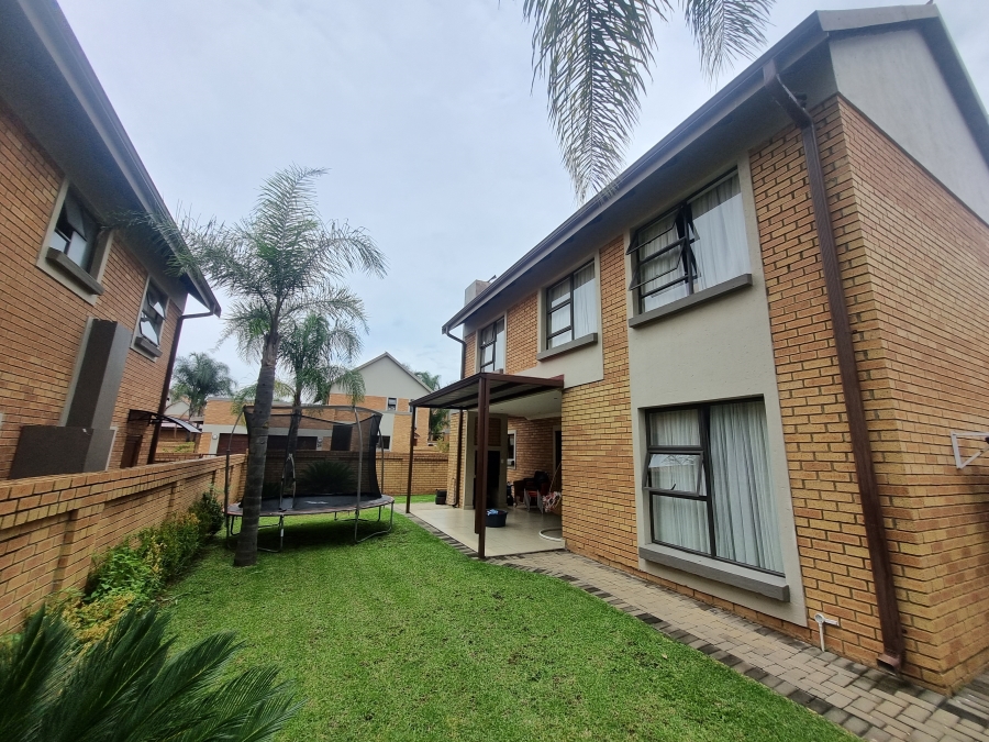 To Let 3 Bedroom Property for Rent in Equestria Gauteng