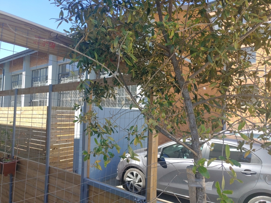 To Let 2 Bedroom Property for Rent in Braamfontein Gauteng