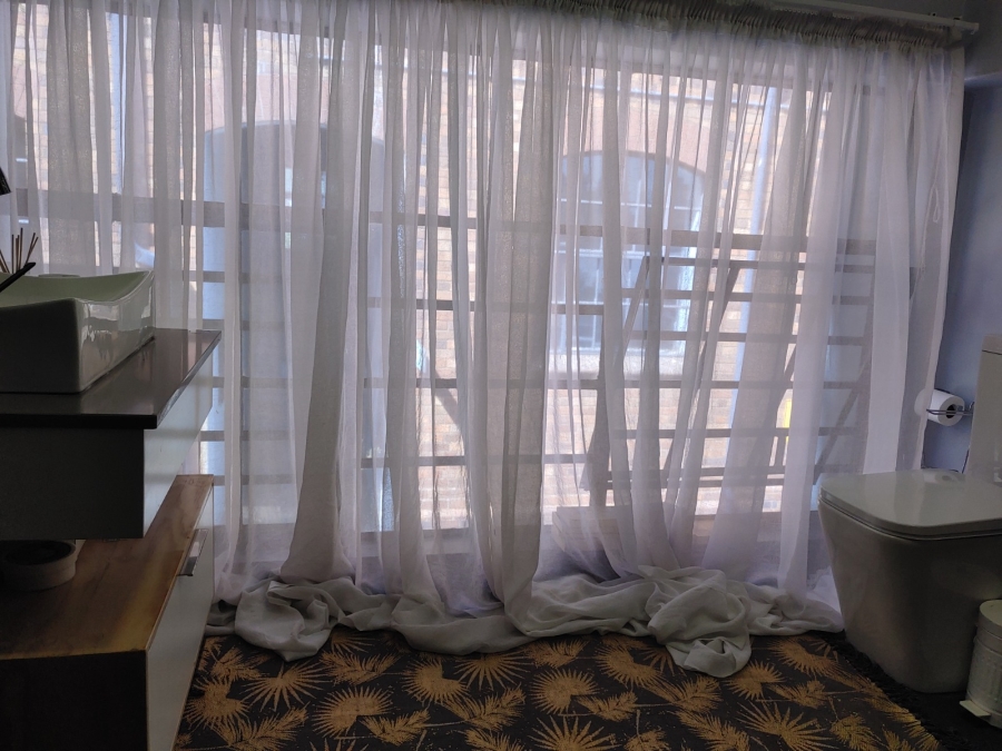 To Let 2 Bedroom Property for Rent in Braamfontein Gauteng