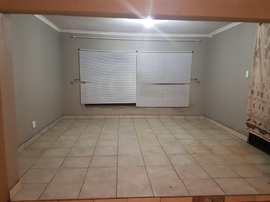 1 Bedroom Property for Sale in Witpoortjie Gauteng