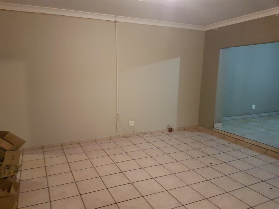 1 Bedroom Property for Sale in Witpoortjie Gauteng