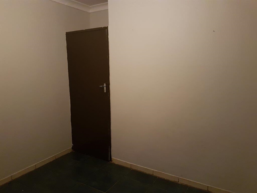 1 Bedroom Property for Sale in Witpoortjie Gauteng