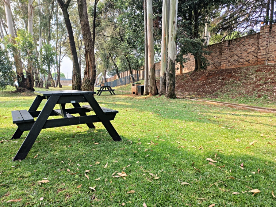 To Let 1 Bedroom Property for Rent in Braamfontein Gauteng