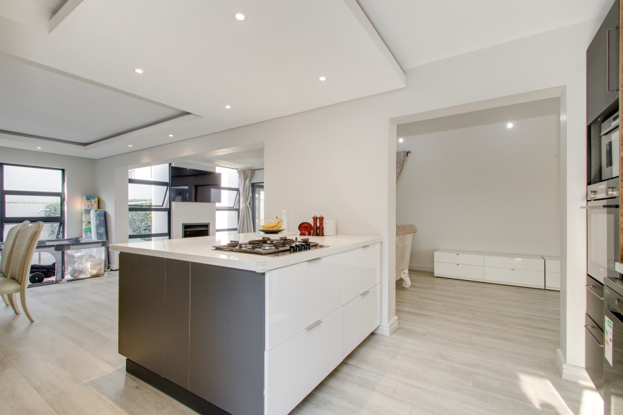 3 Bedroom Property for Sale in Cedar Lakes Gauteng