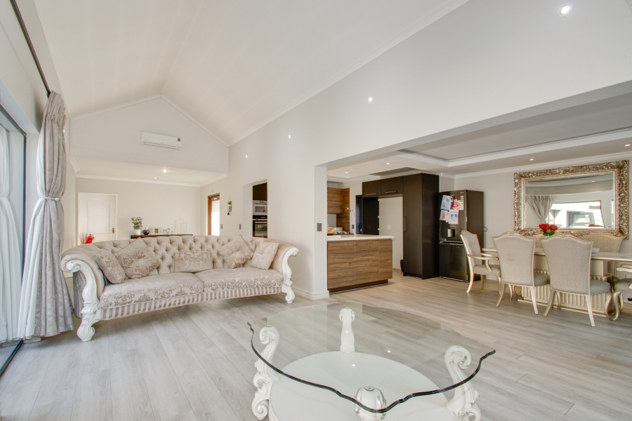 3 Bedroom Property for Sale in Cedar Lakes Gauteng
