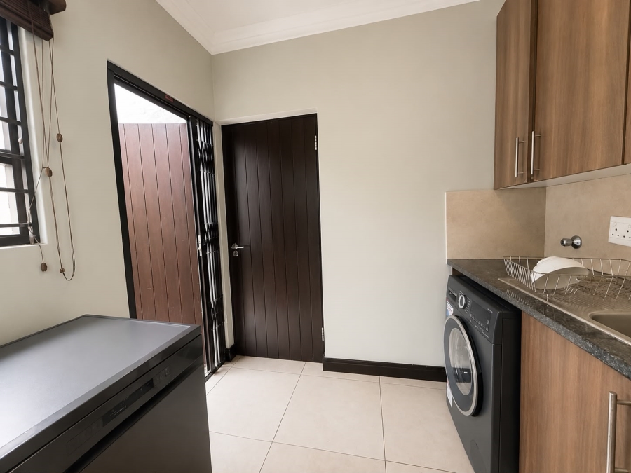 To Let 3 Bedroom Property for Rent in Broadacres Gauteng