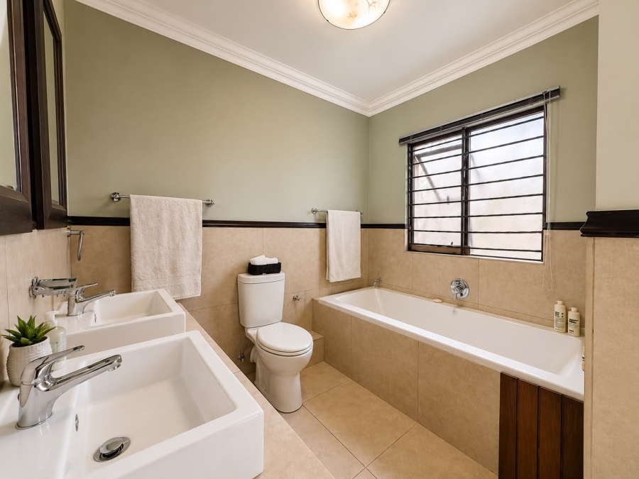 To Let 3 Bedroom Property for Rent in Broadacres Gauteng