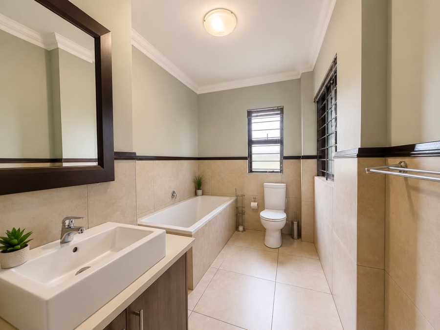 To Let 3 Bedroom Property for Rent in Broadacres Gauteng