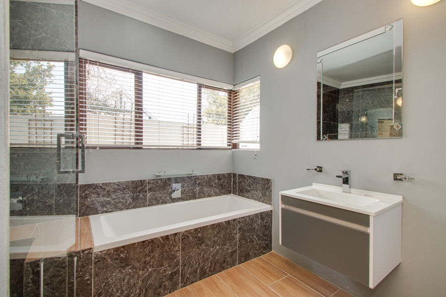4 Bedroom Property for Sale in Dainfern Golf Estate Gauteng