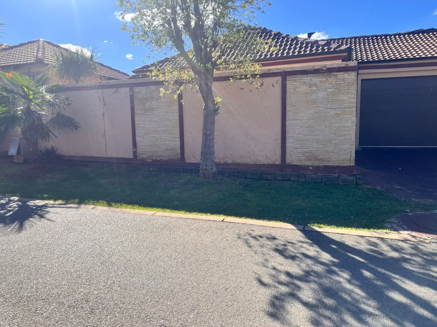 3 Bedroom Property for Sale in Ormonde View Gauteng