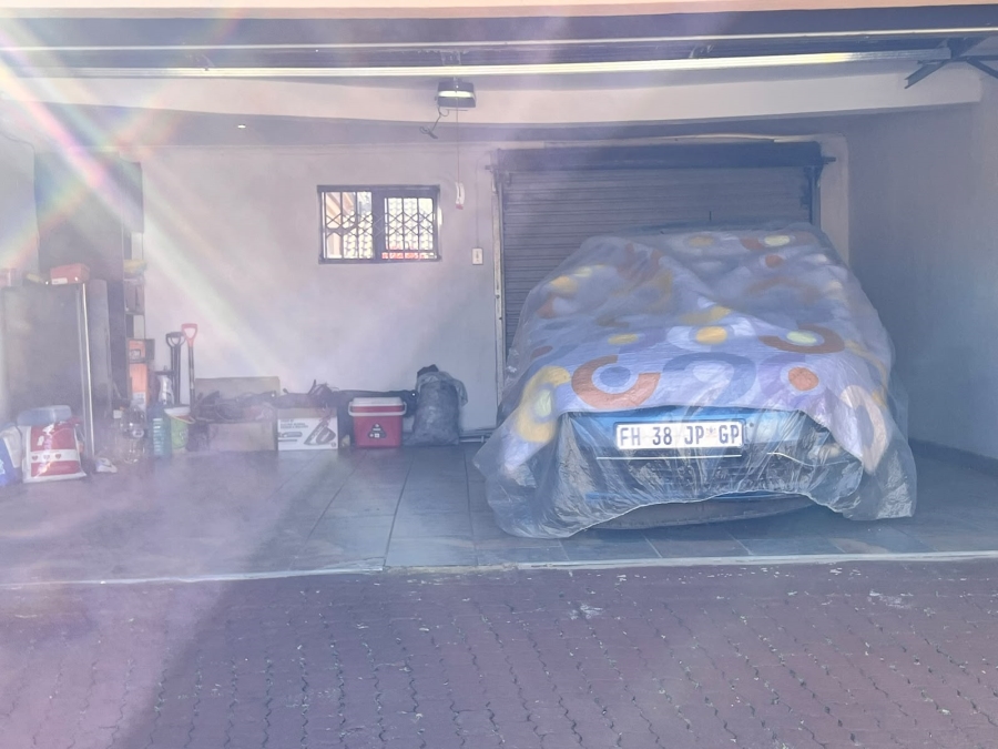 3 Bedroom Property for Sale in Ormonde View Gauteng