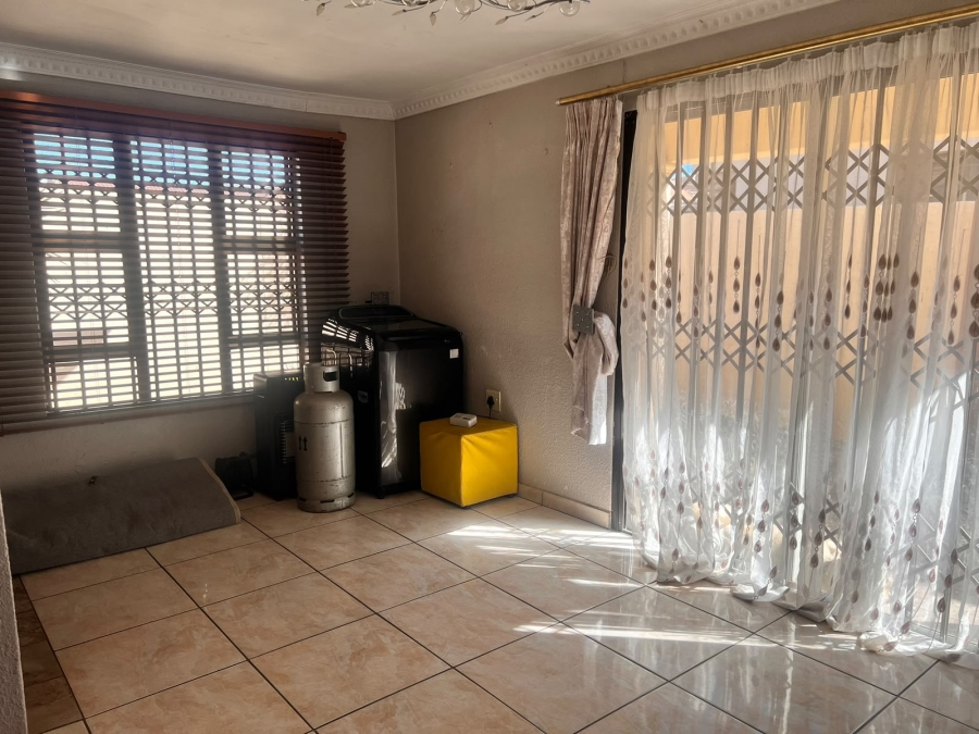 3 Bedroom Property for Sale in Ormonde View Gauteng