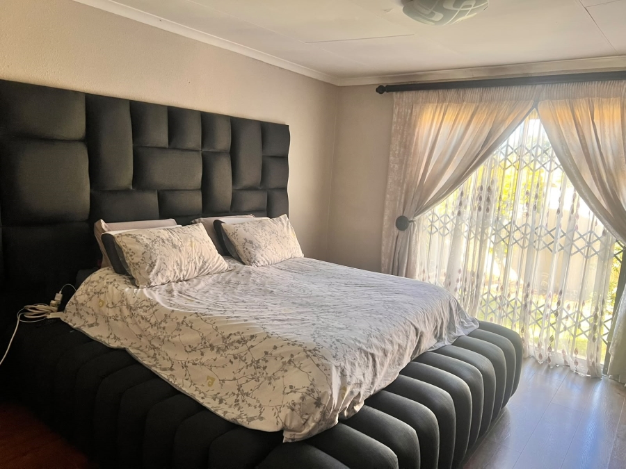 3 Bedroom Property for Sale in Ormonde View Gauteng