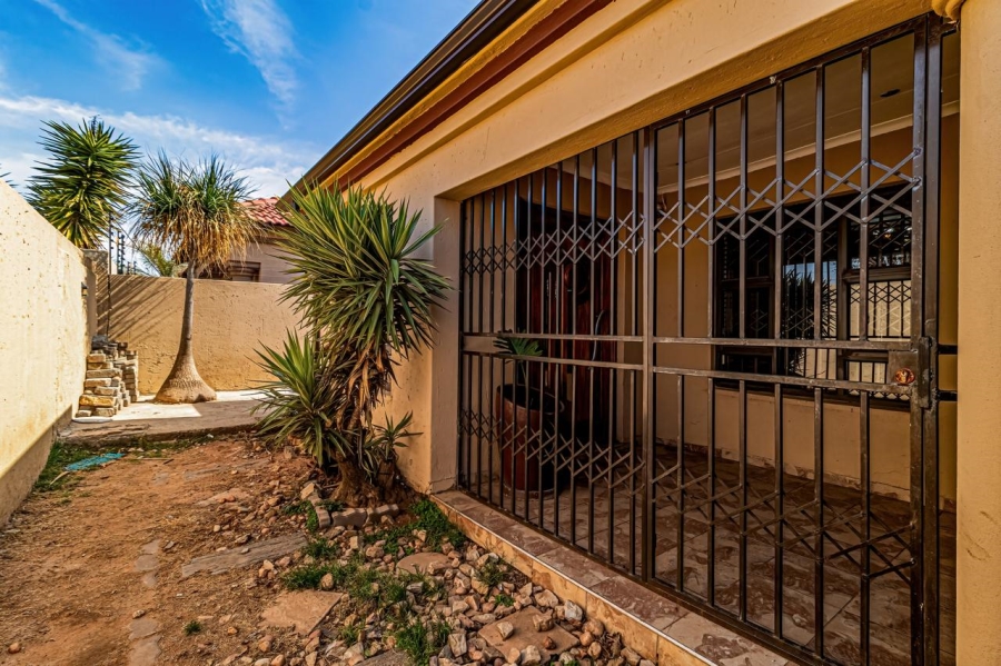 3 Bedroom Property for Sale in Ormonde View Gauteng