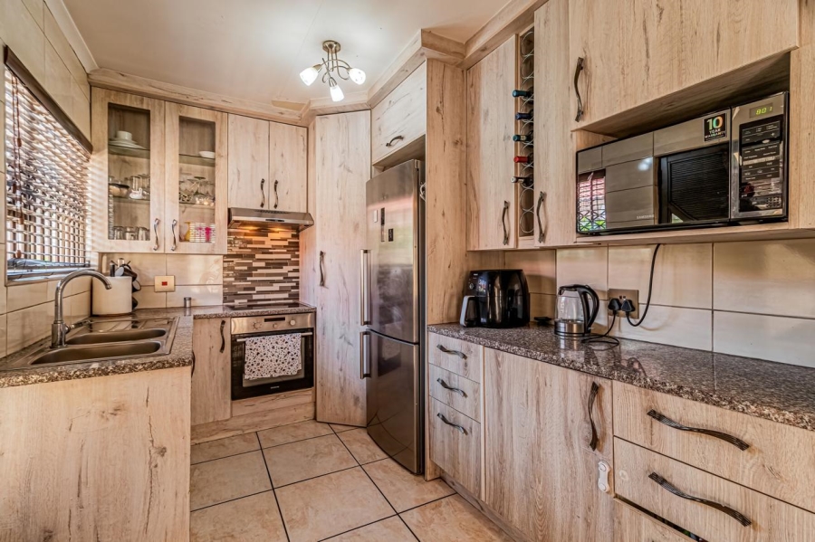 3 Bedroom Property for Sale in Ormonde View Gauteng