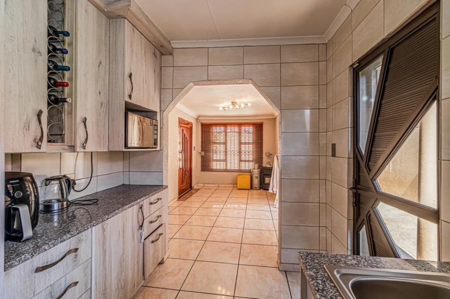 3 Bedroom Property for Sale in Ormonde View Gauteng
