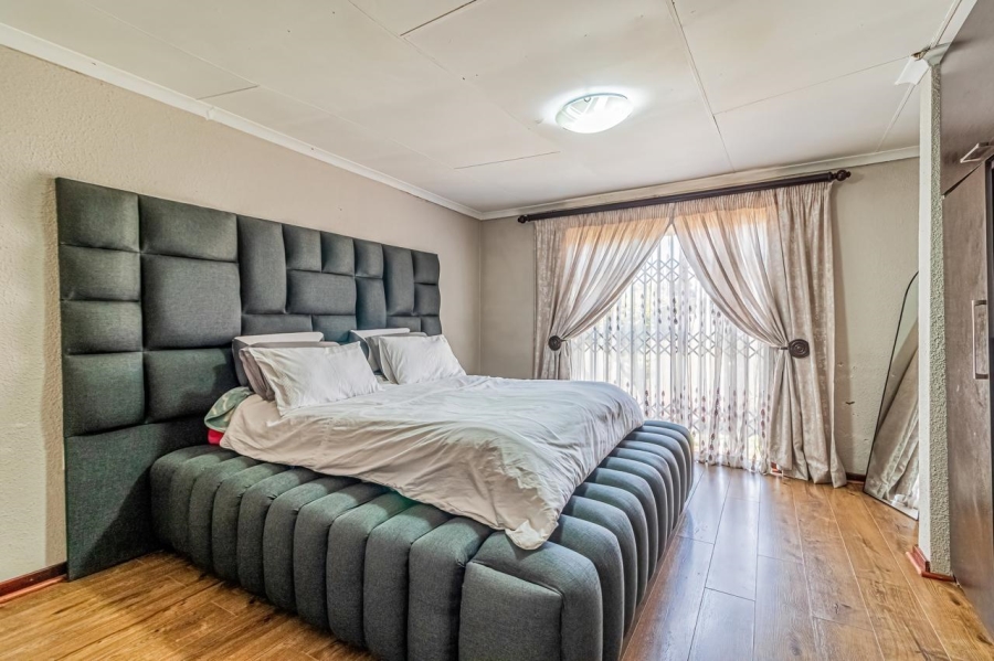 3 Bedroom Property for Sale in Ormonde View Gauteng