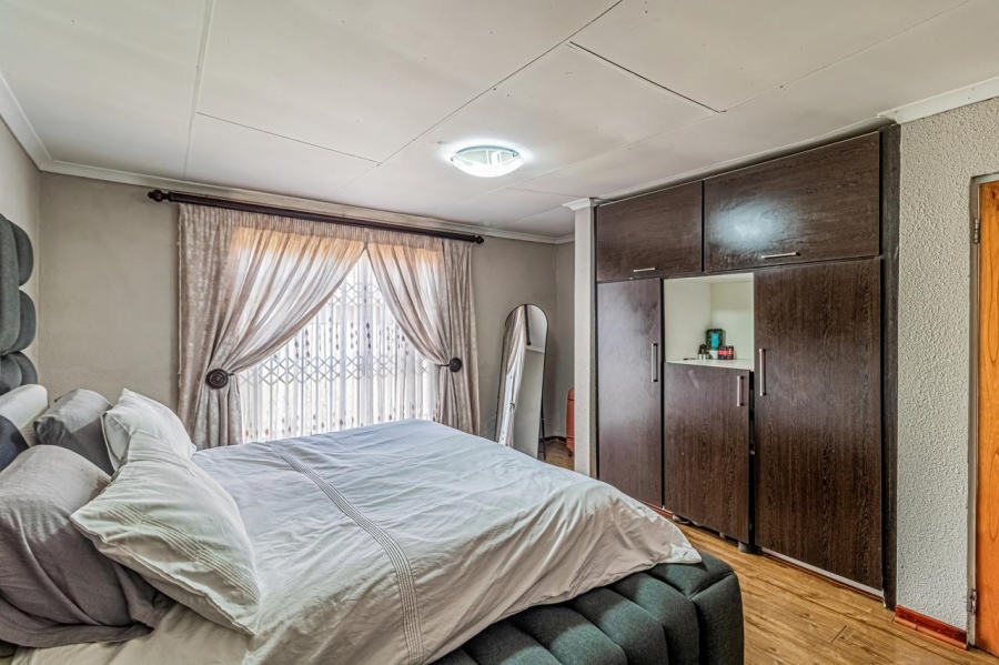 3 Bedroom Property for Sale in Ormonde View Gauteng