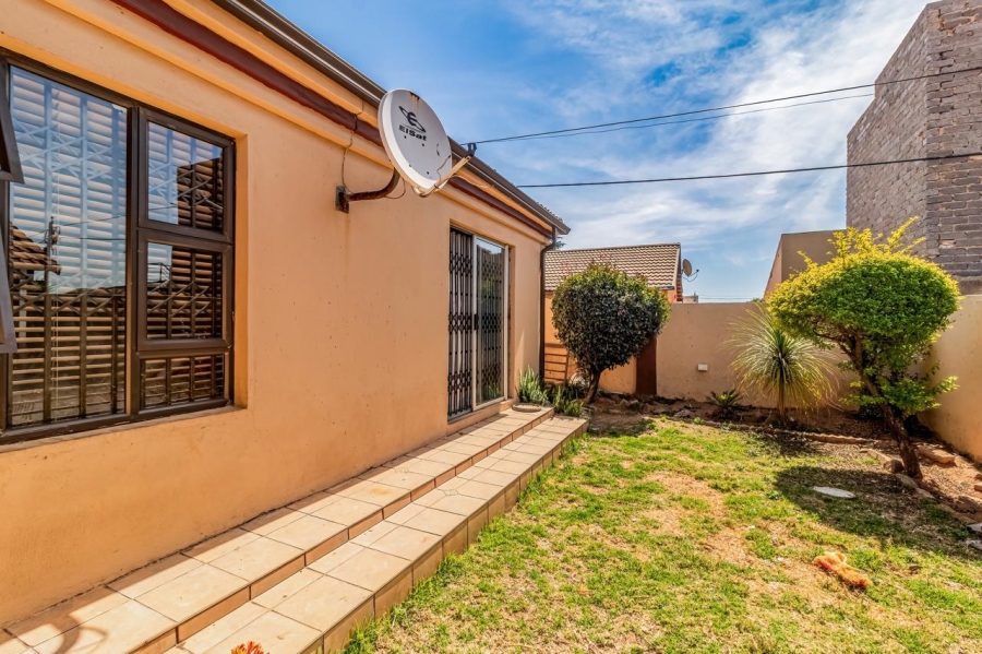 3 Bedroom Property for Sale in Ormonde View Gauteng