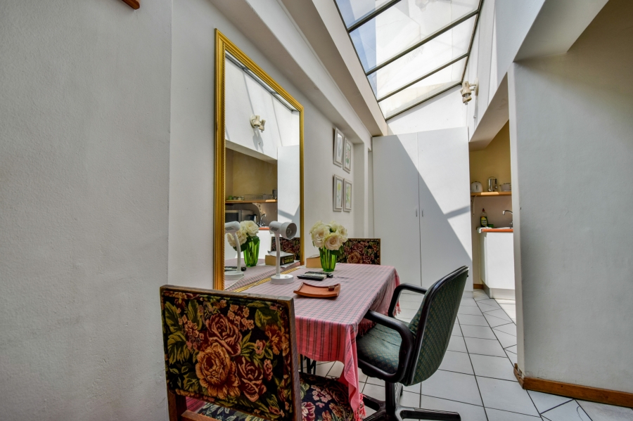 9 Bedroom Property for Sale in Nieuw Muckleneuk Gauteng