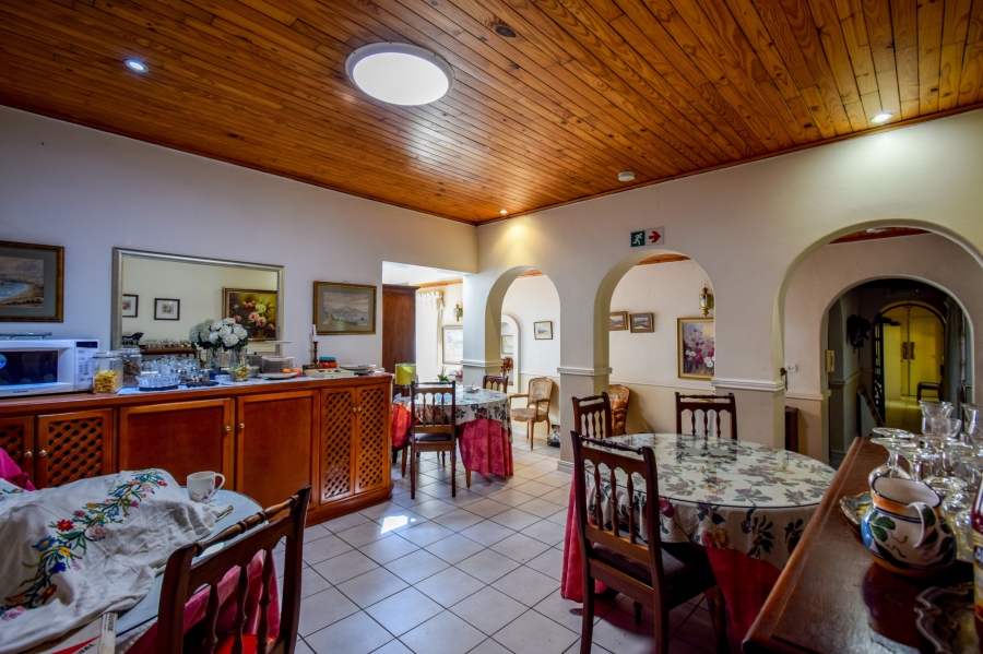9 Bedroom Property for Sale in Nieuw Muckleneuk Gauteng