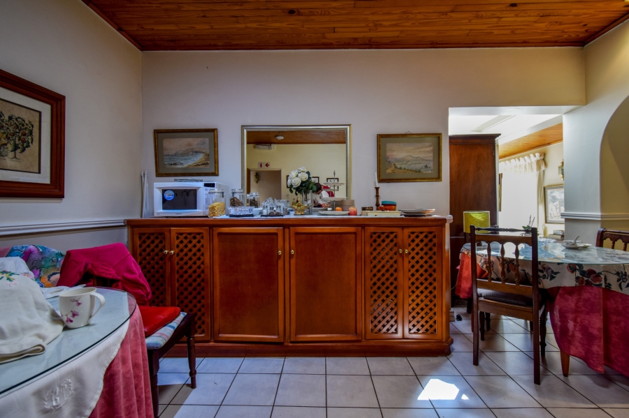 9 Bedroom Property for Sale in Nieuw Muckleneuk Gauteng
