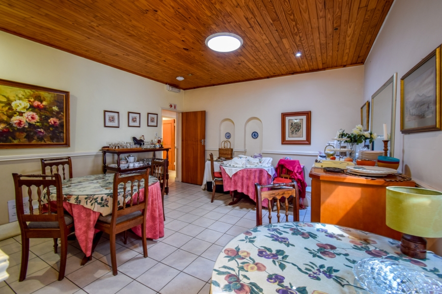 9 Bedroom Property for Sale in Nieuw Muckleneuk Gauteng