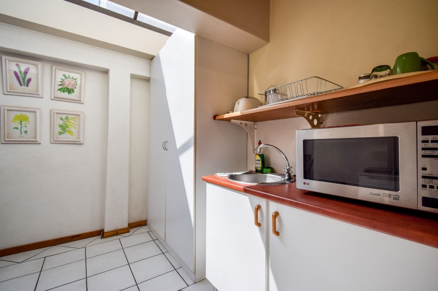 9 Bedroom Property for Sale in Nieuw Muckleneuk Gauteng