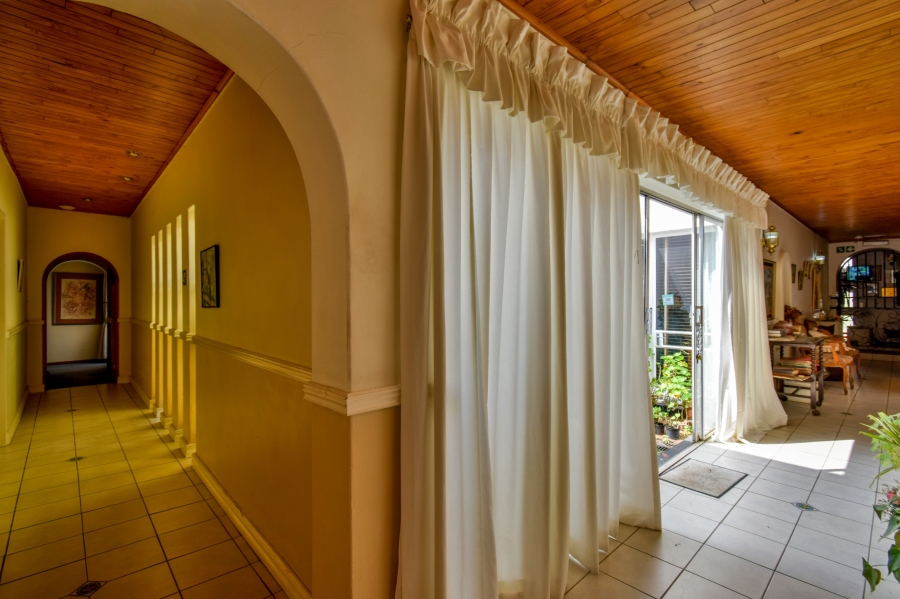 9 Bedroom Property for Sale in Nieuw Muckleneuk Gauteng