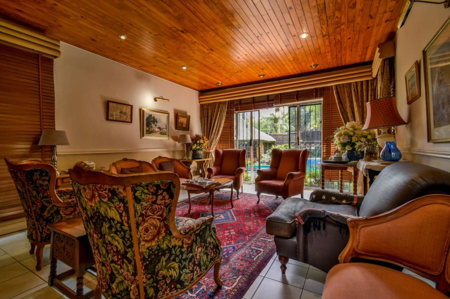 9 Bedroom Property for Sale in Nieuw Muckleneuk Gauteng