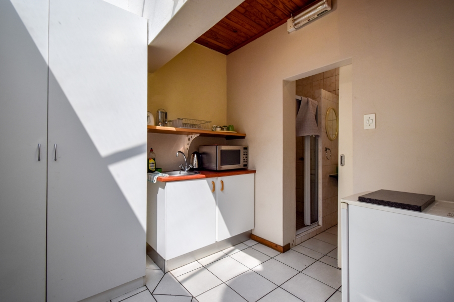 9 Bedroom Property for Sale in Nieuw Muckleneuk Gauteng