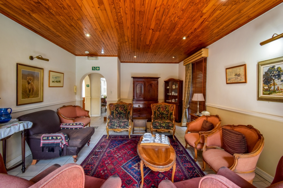 9 Bedroom Property for Sale in Nieuw Muckleneuk Gauteng