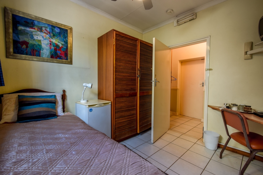 9 Bedroom Property for Sale in Nieuw Muckleneuk Gauteng