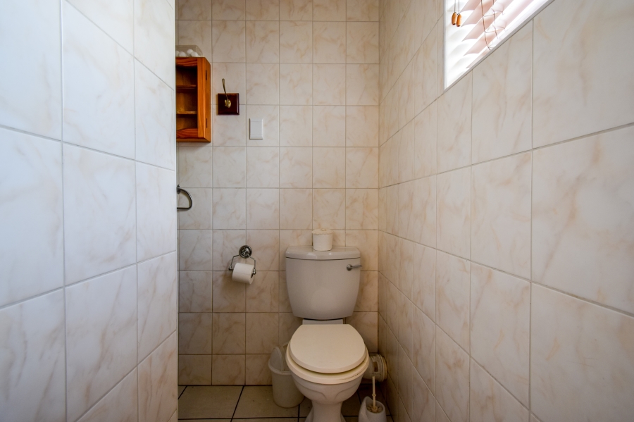 9 Bedroom Property for Sale in Nieuw Muckleneuk Gauteng