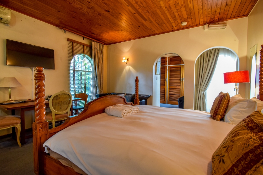 9 Bedroom Property for Sale in Nieuw Muckleneuk Gauteng