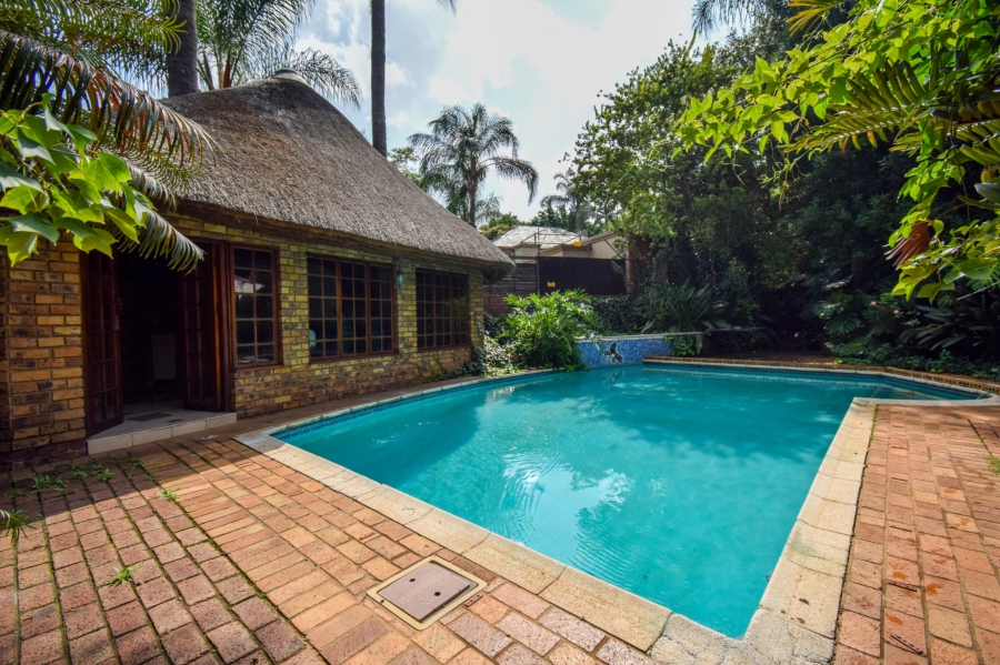 9 Bedroom Property for Sale in Nieuw Muckleneuk Gauteng