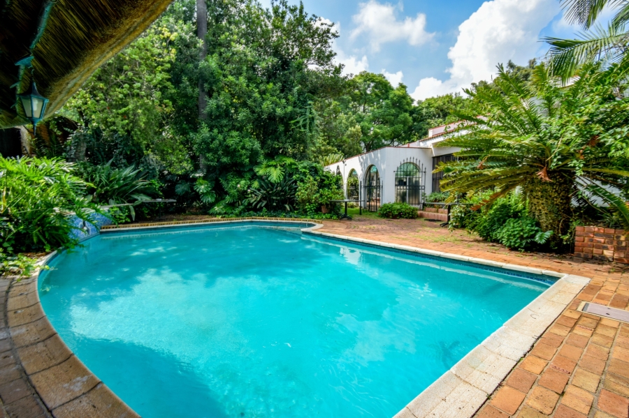 9 Bedroom Property for Sale in Nieuw Muckleneuk Gauteng