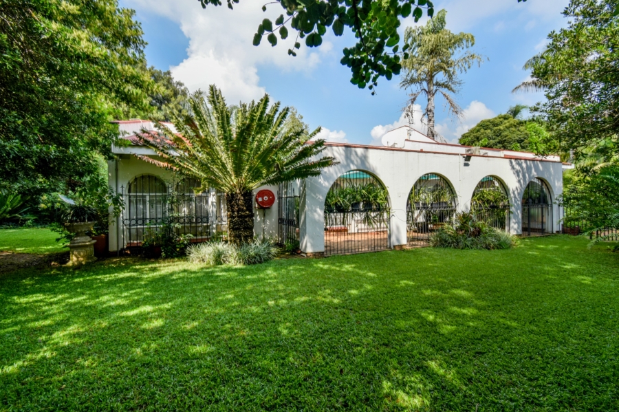 9 Bedroom Property for Sale in Nieuw Muckleneuk Gauteng