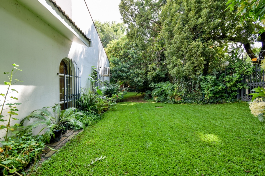 9 Bedroom Property for Sale in Nieuw Muckleneuk Gauteng