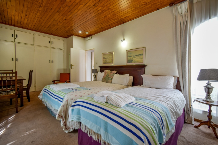 9 Bedroom Property for Sale in Nieuw Muckleneuk Gauteng