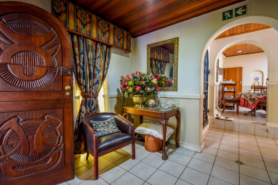 9 Bedroom Property for Sale in Nieuw Muckleneuk Gauteng