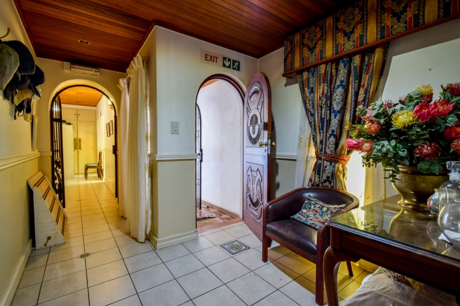 9 Bedroom Property for Sale in Nieuw Muckleneuk Gauteng