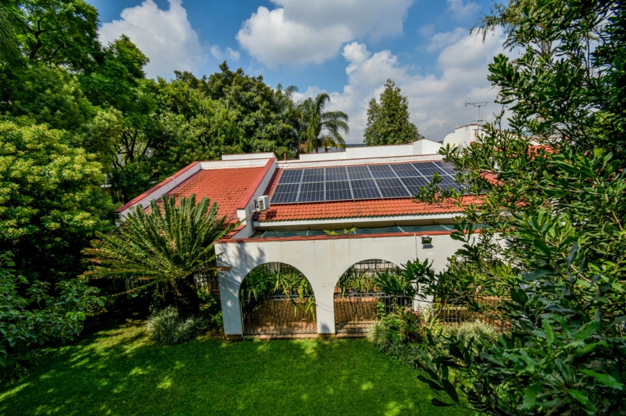 9 Bedroom Property for Sale in Nieuw Muckleneuk Gauteng
