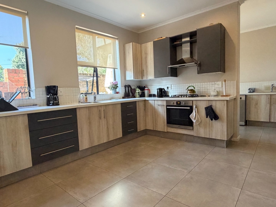 3 Bedroom Property for Sale in Queenswood Gauteng