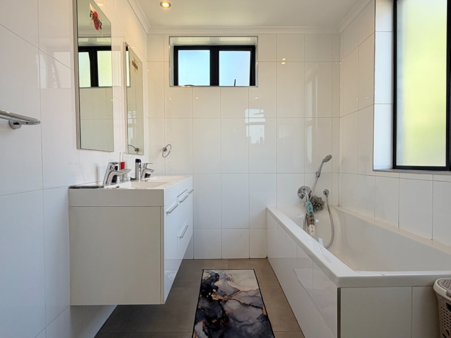 3 Bedroom Property for Sale in Queenswood Gauteng