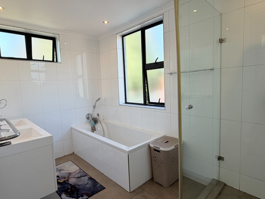 3 Bedroom Property for Sale in Queenswood Gauteng